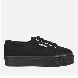 Black platform Supergas SIZE 6